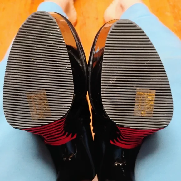 Pleaser Glossy Black Heeled Boots - Picture 6 of 9